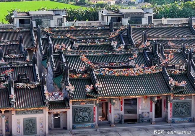身份曝光官媒称完全合理！10亿违建豪宅被推平屋主